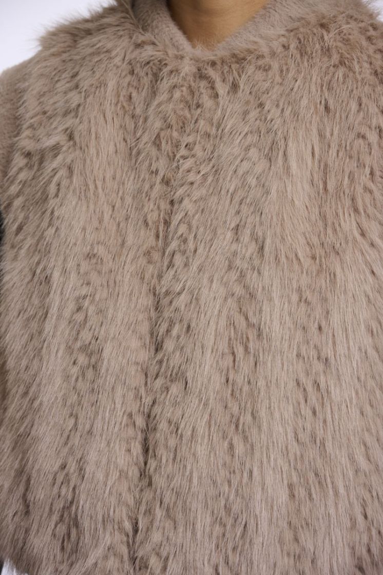 Faux fur waistcoat with hook & eye closure Oat 