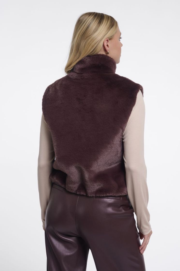 Short faux fur waistcoat Chocolate bean 