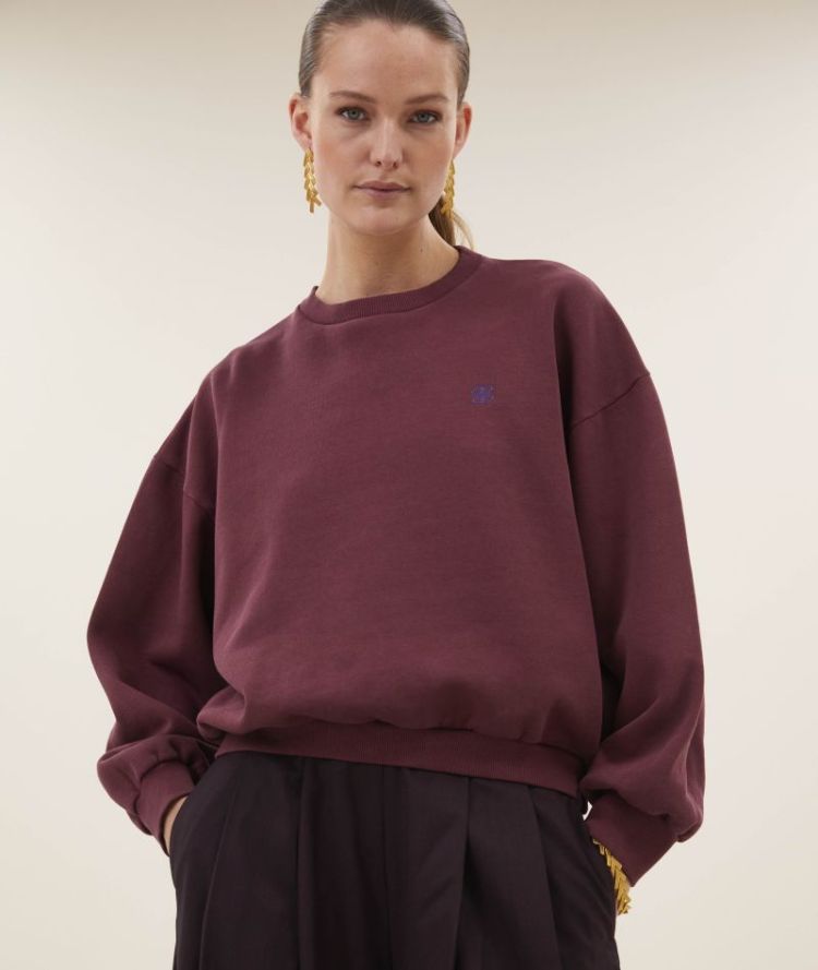 1339 burgundy c