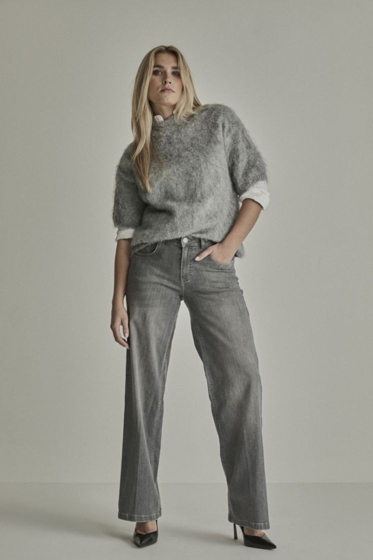 D68 - Grey Used