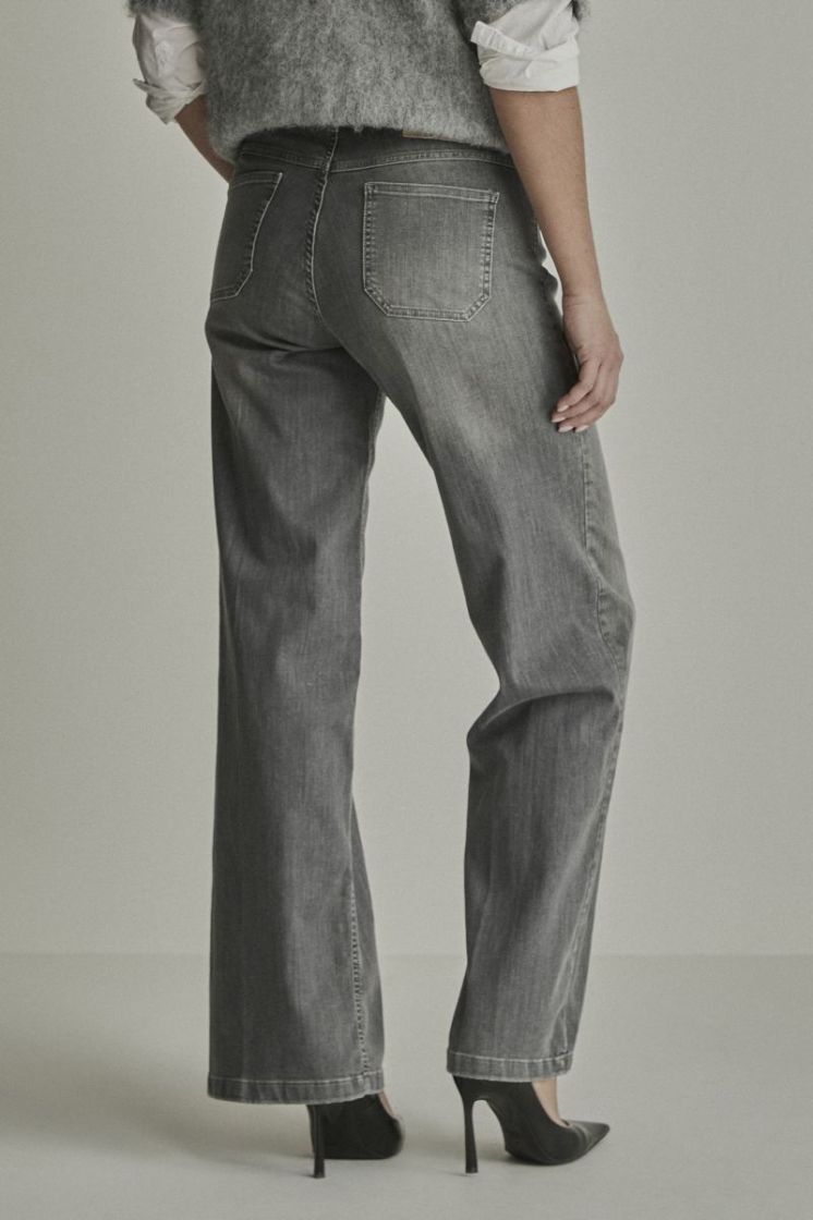  D68 - Grey Used