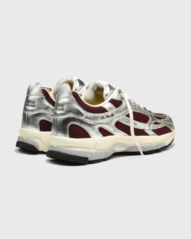 The re-run pine 302 dark red