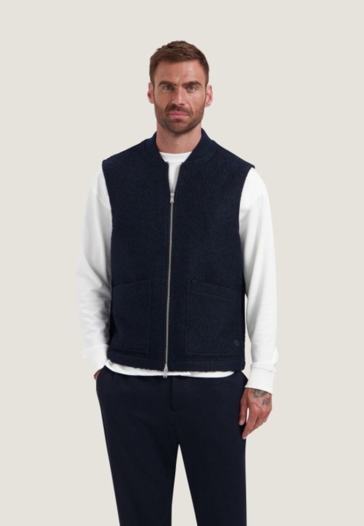 649 Dk. Navy