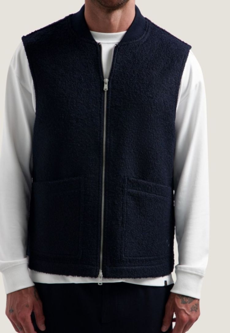 649 Dk. Navy