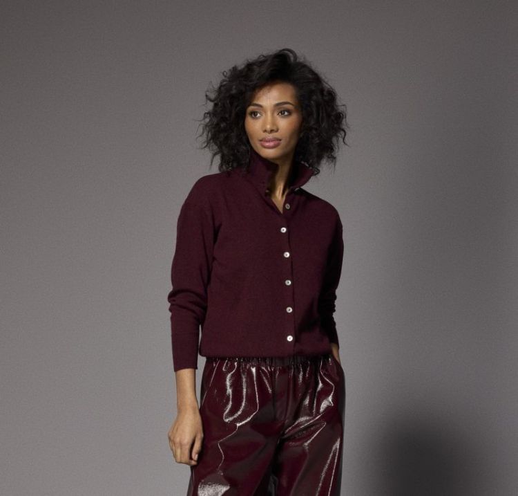  037 Burgundy