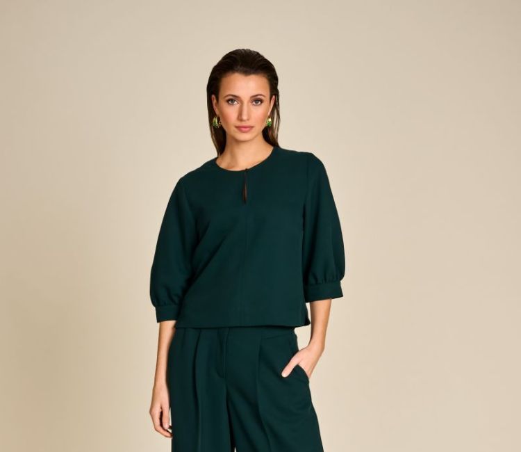  Dark green