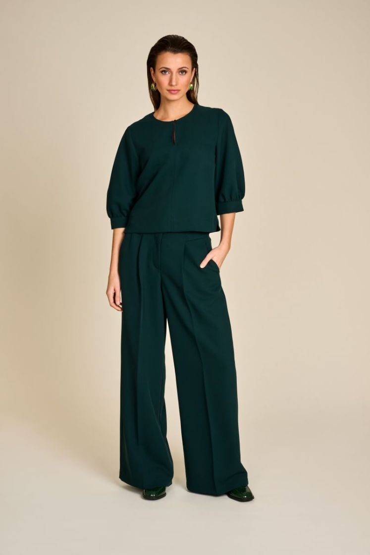  Dark green